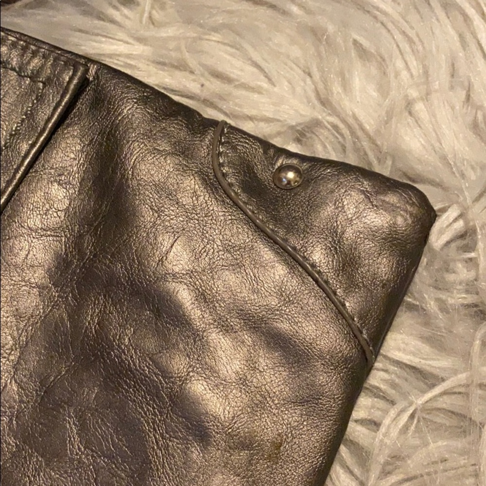 Flapped Crossbody - Picture 5 of 5